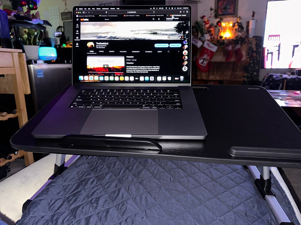 Besign LT06 Pro Adjustable Laptop Table [Large Size], Portable Standing Bed Desk, Foldable Sofa Breakfast Tray, Notebook Computer Stand for Reading and Writing,&nbsp;Black